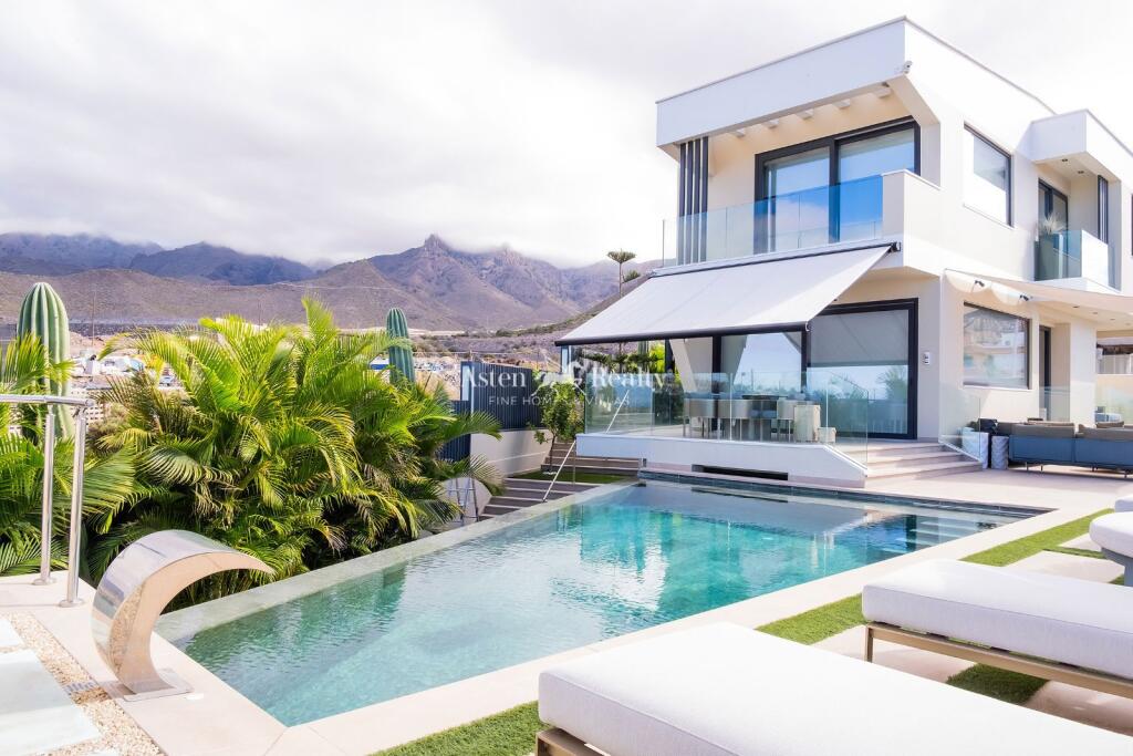 Main image of property: Canary Islands, Tenerife, Torviscas