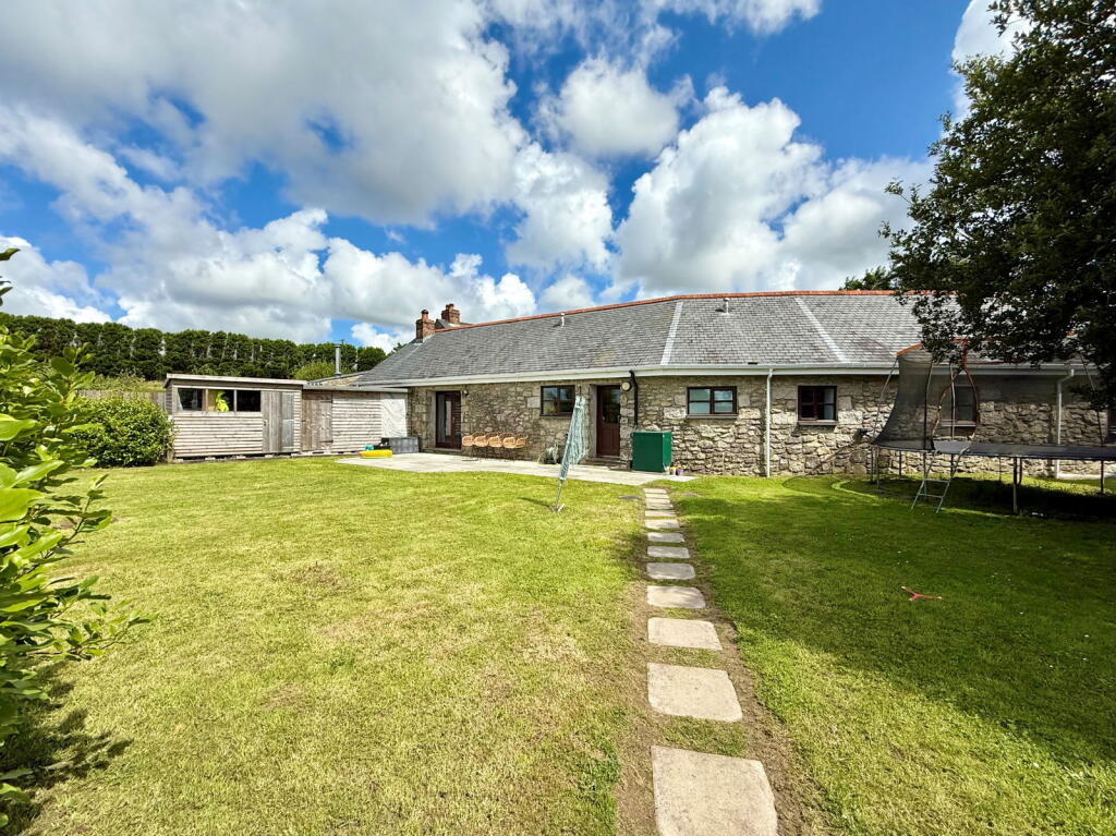Main image of property: Edgcumbe, Penryn