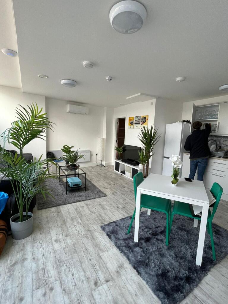 Main image of property: Woolwich Road Ground floor flat London SE7 8LQ