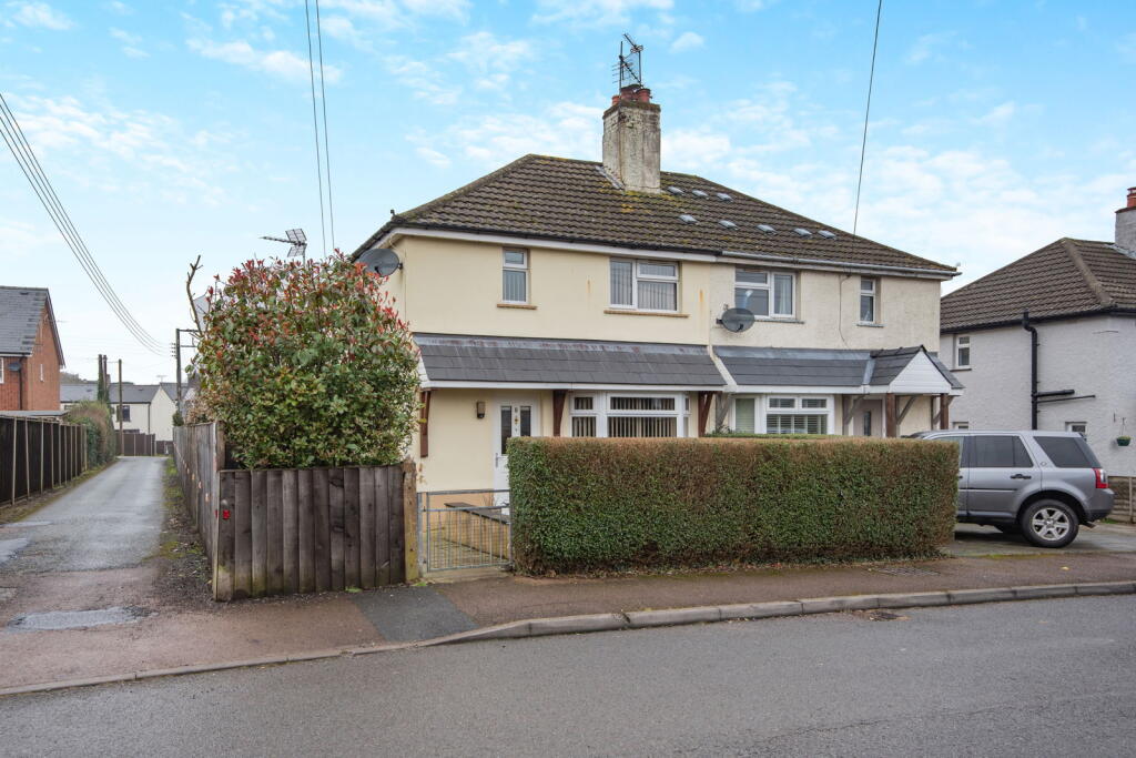 3 bedroom semi-detached house