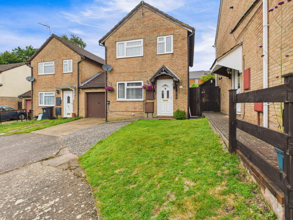 Main image of property: Puzzle Close, Bream