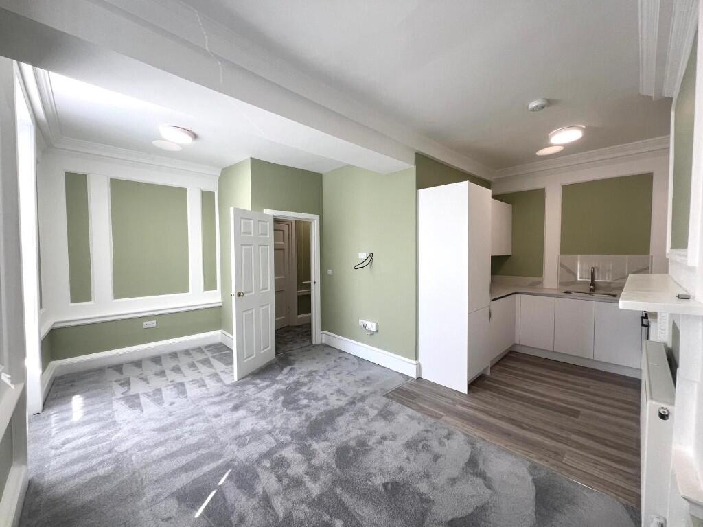 Main image of property: London Street, Reading, Berkshire, RG1