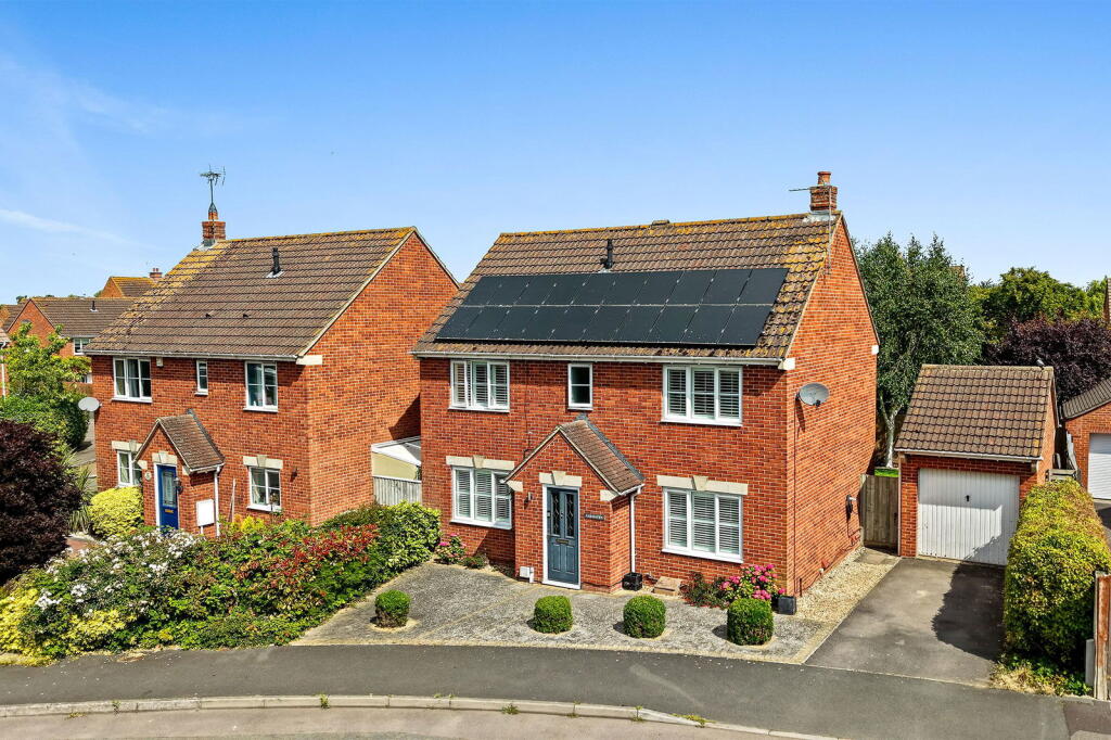 Main image of property: Stoke Road, Bishops Cleeve, Cheltenham, GL52