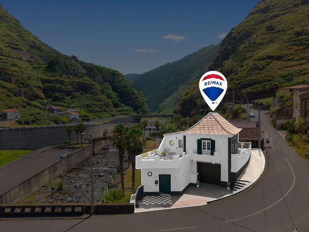 Main image of property: Concelho Do Porto Moniz, Madeira