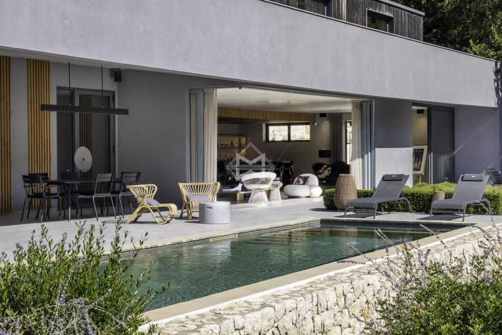 Main image of property: Provence-Alps-Cote d`Azur, Alpes-Maritimes, Valbonne