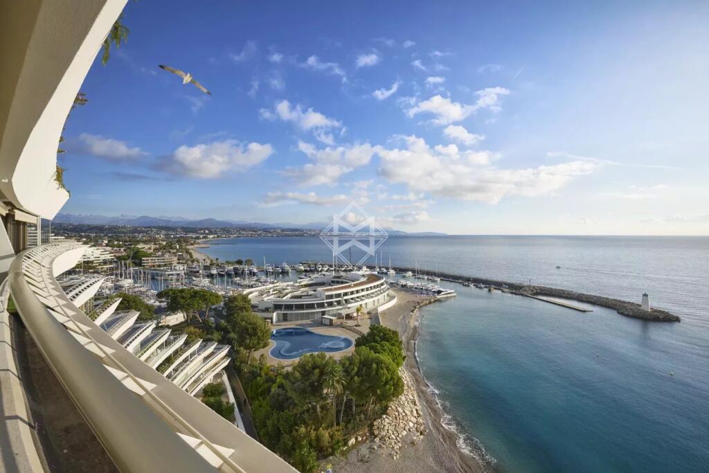 Main image of property: Provence-Alps-Cote d`Azur, Alpes-Maritimes, Villeneuve-Loubet