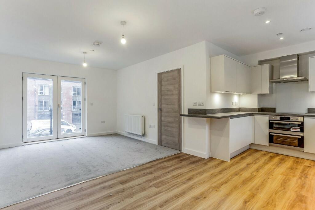 Main image of property: 6 Rooksmoor Mills, Bath Road, Stroud, GL5 5EF