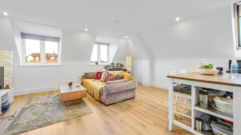 Main image of property: Flat 18, Central House, 20 Pembroke Road, Ruislip, London, HA4 8PR
