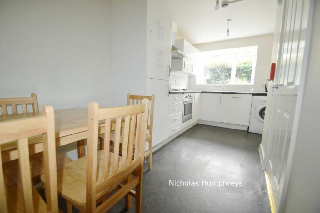 Additional property image - Aviation Avenue