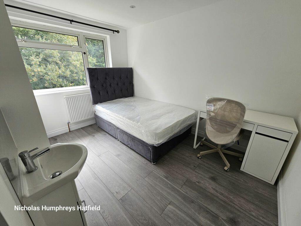 Additional property image - De Havilland Close