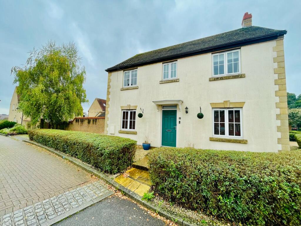 4 bedroom detached house for sale in Bywell Court, Kingsmead, Milton