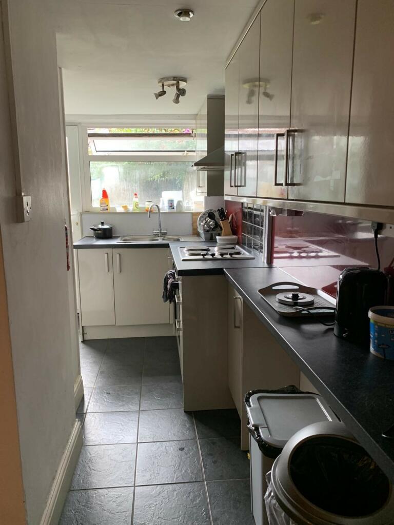 Additional property image - 42 King Street, Pontypridd, Rhondda Cynon Taff CF37 1RR