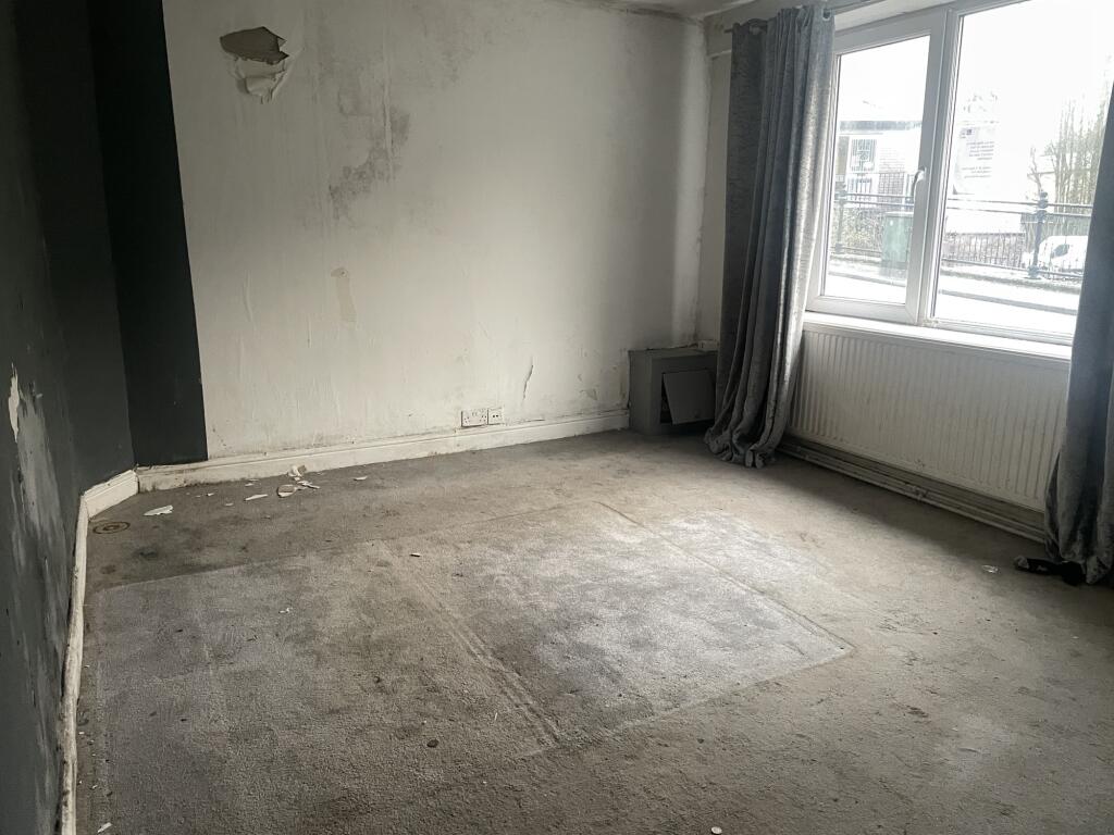 Additional property image - Flat 1, Gwalia Buildings, Commercial Street, Ogmore Vale, Bridgend, Bridgend CF32 7BL