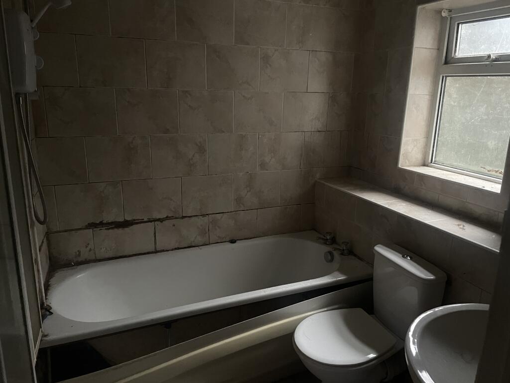 Additional property image - Flat 1, Gwalia Buildings, Commercial Street, Ogmore Vale, Bridgend, Bridgend CF32 7BL