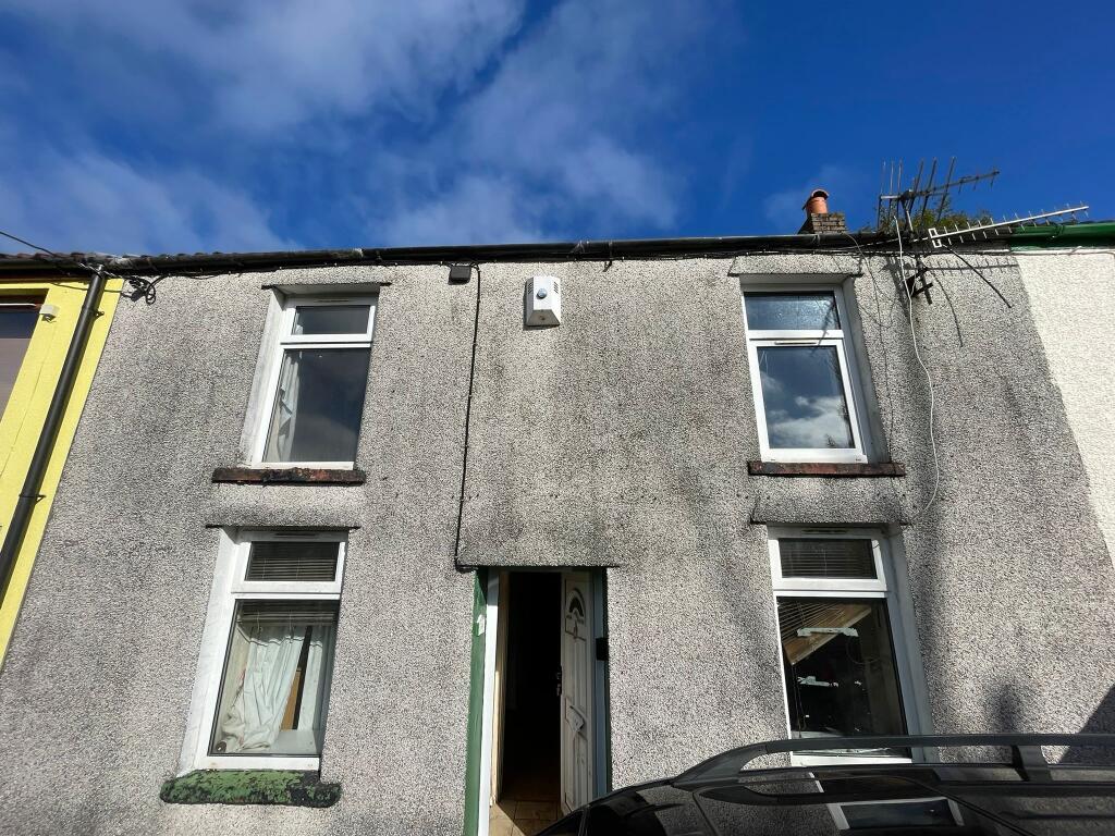 Main image of property: 33 Long Row, Blaenllechau, Ferndale, Rhondda Cynon Taff CF43 4NP