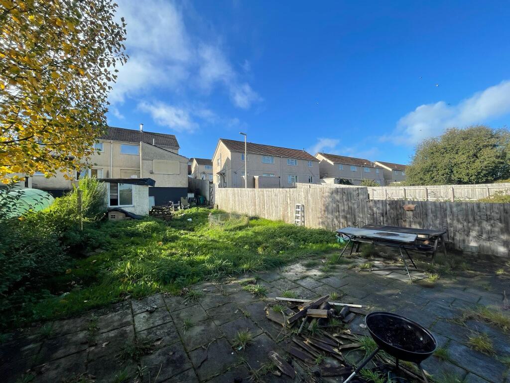 Main image of property: 172 Garth Avenue, Glyncoch, Pontypridd, Rhondda Cynon Taff CF37 3AD