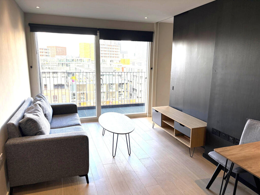 Main image of property: City Gardens, 3b Spinners Way, Manchester, Lancashire, M15