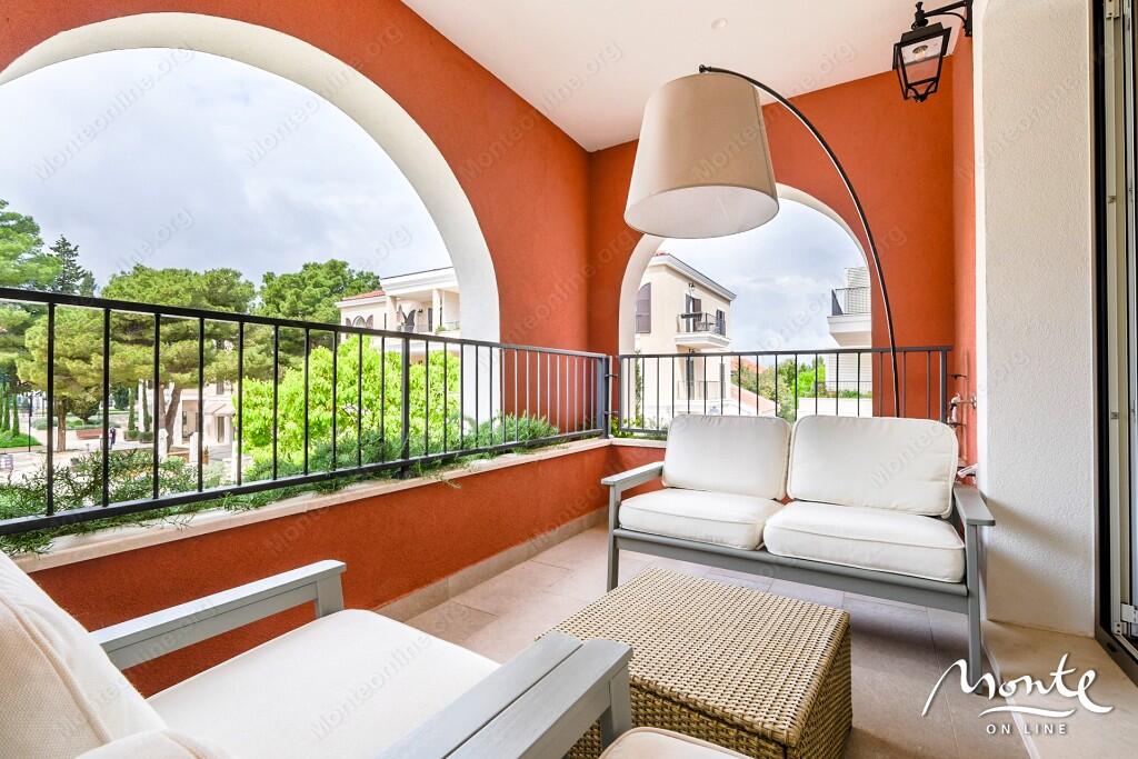 Main image of property: Lustica