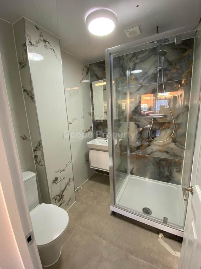 Main image of property: Donnington Gardens, Reading, RG1 5LY