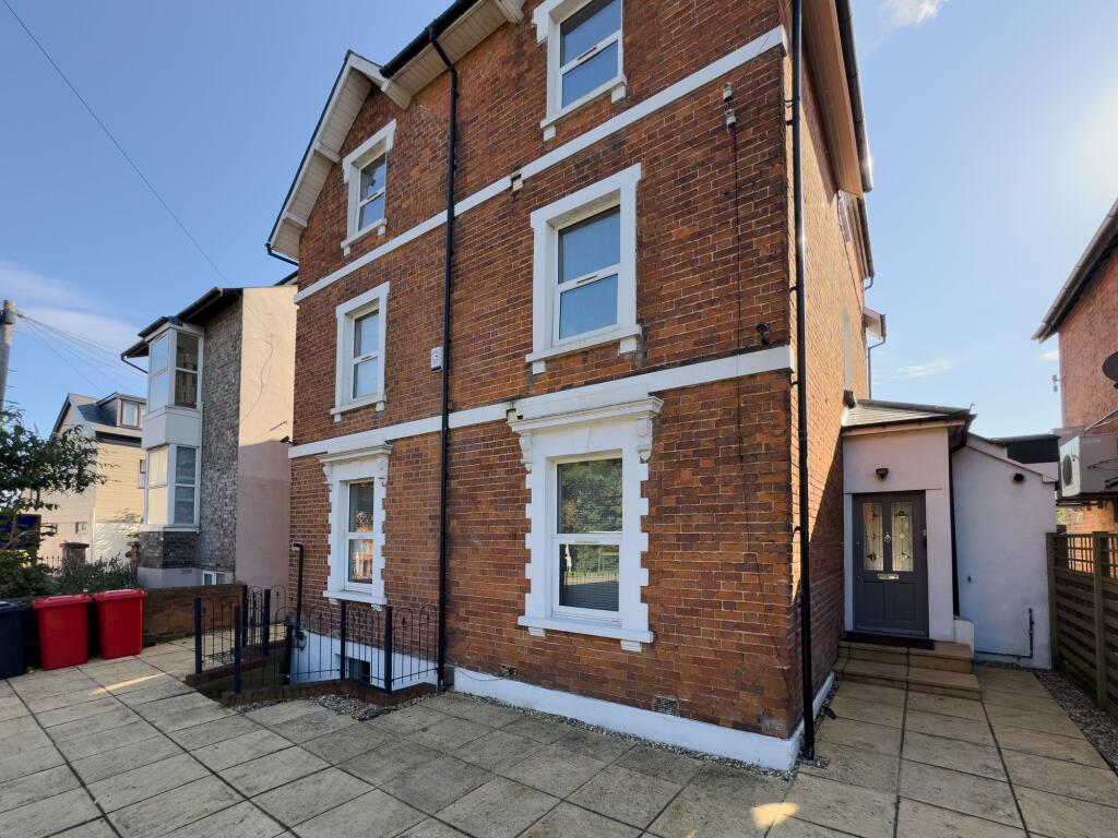 Main image of property: 39 Tilehurst Road, Reading, RG1