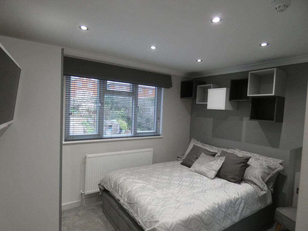 Main image of property: Room 5, Field Road, Reading, RG1