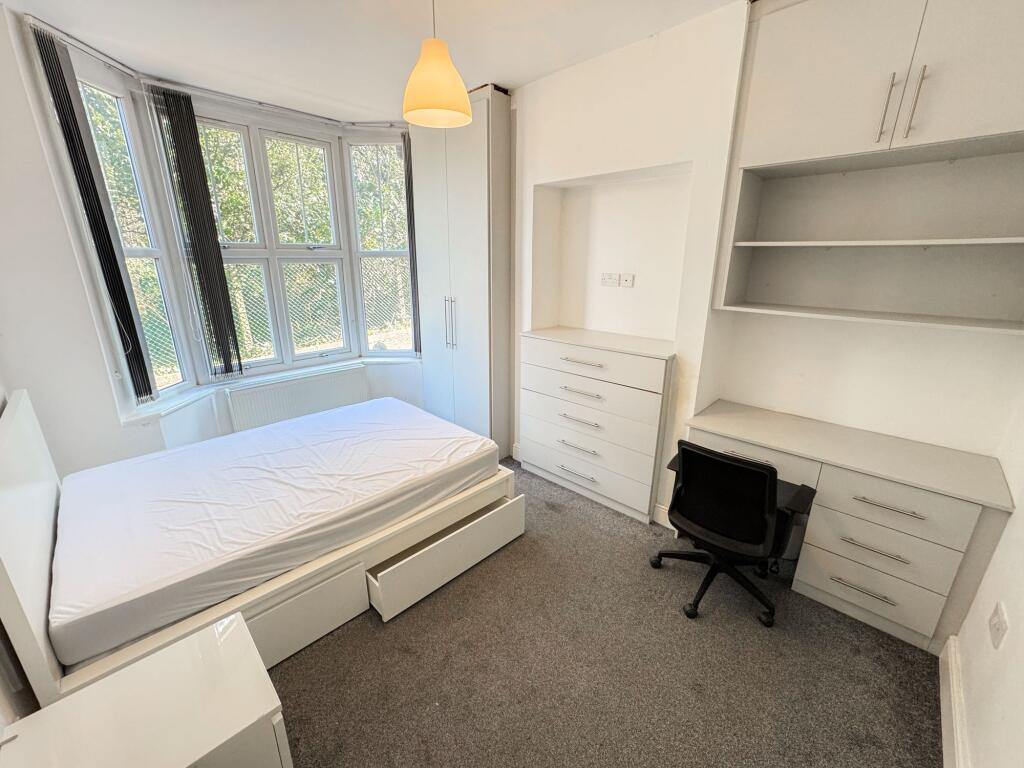 Main image of property: 1 Upper Redlands Road, Reading, RG1