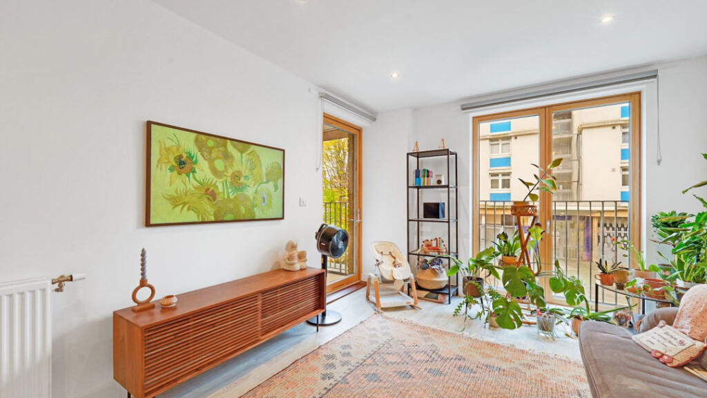 Main image of property: London, London, E3 3YF