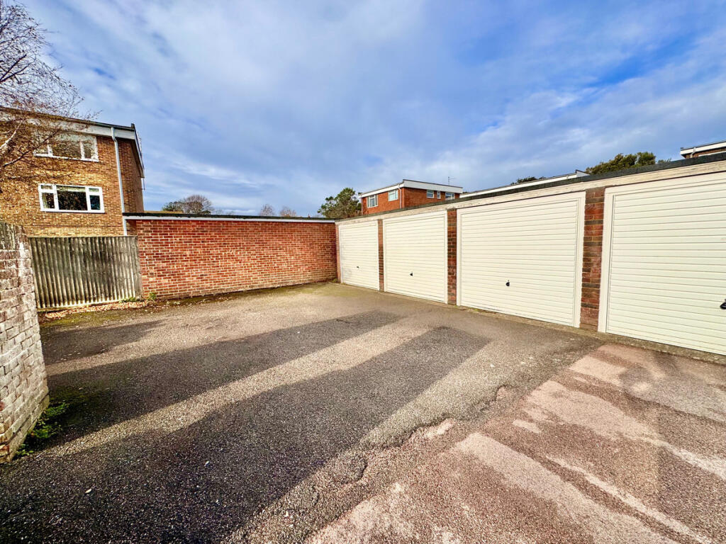 Main image of property: Bath Road, Worthing, BN11