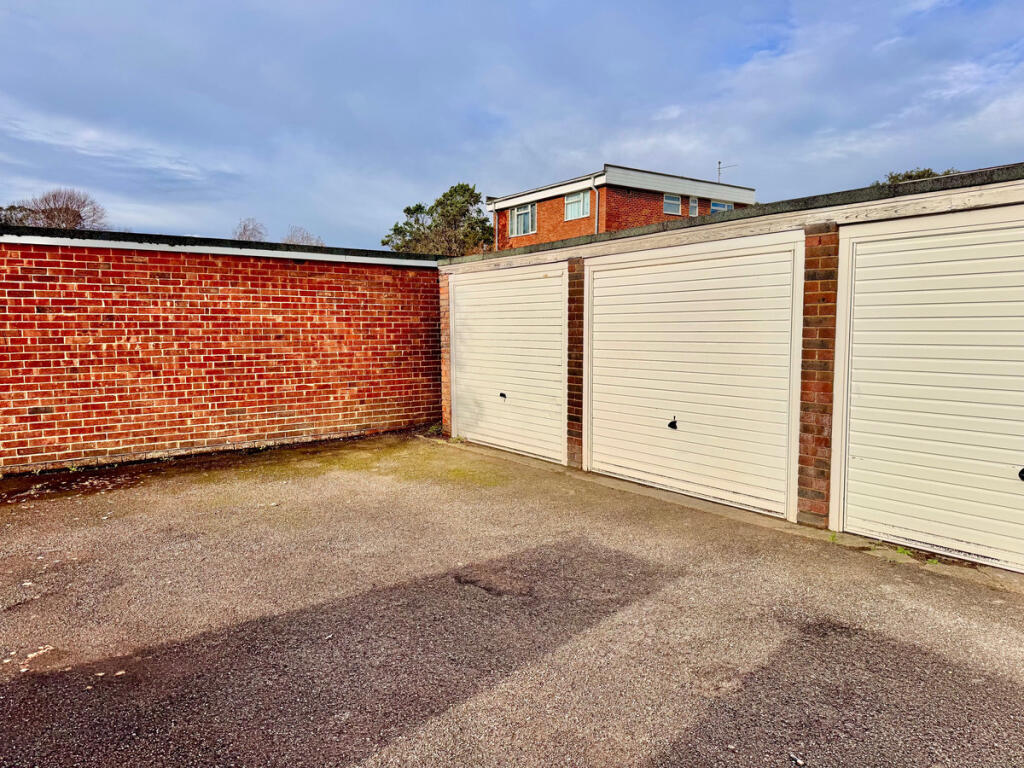 Main image of property: Bath Road, Worthing, BN11