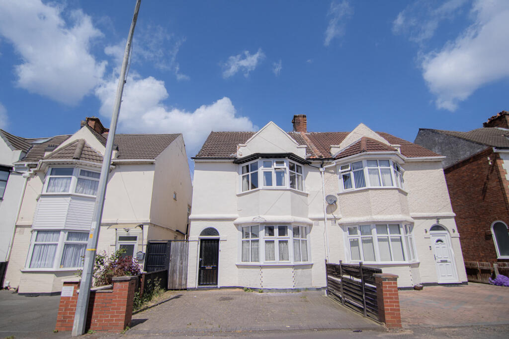 Main image of property: Evington Drive, Leicester, Leicestershire
