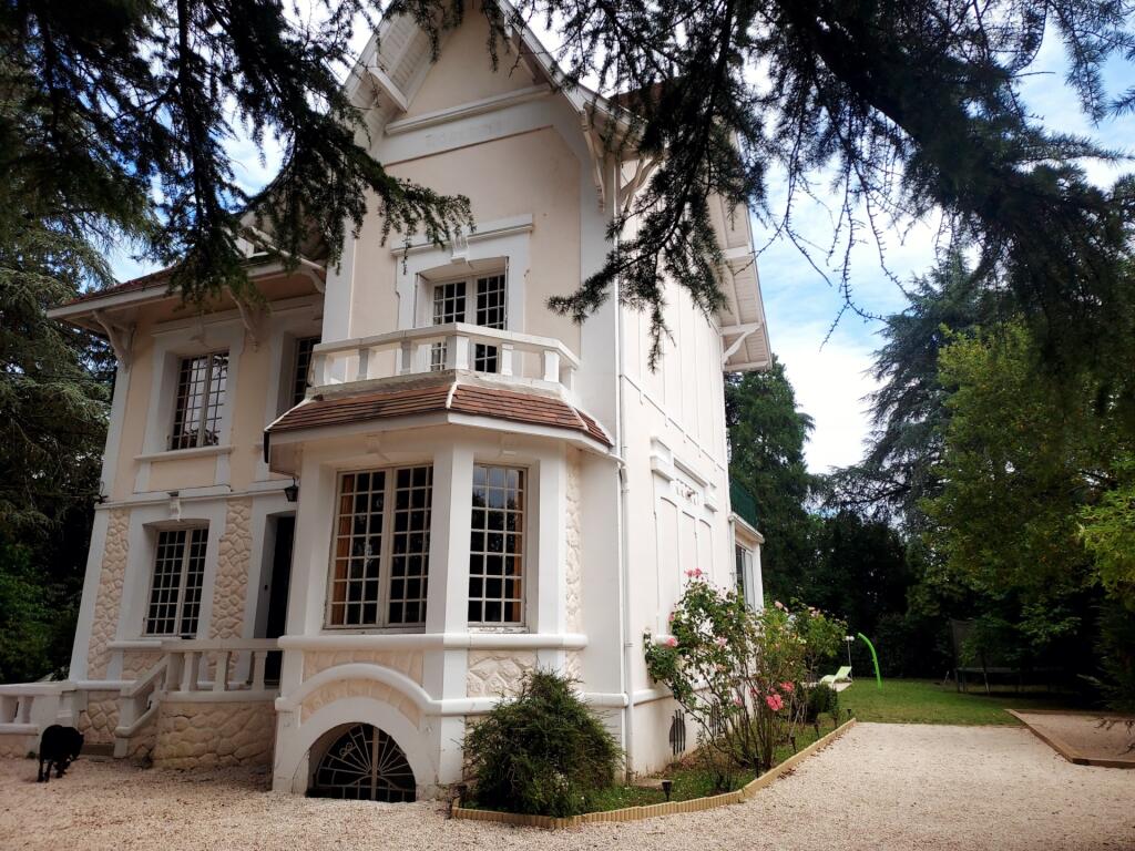 Main image of property: 24100 bergerac