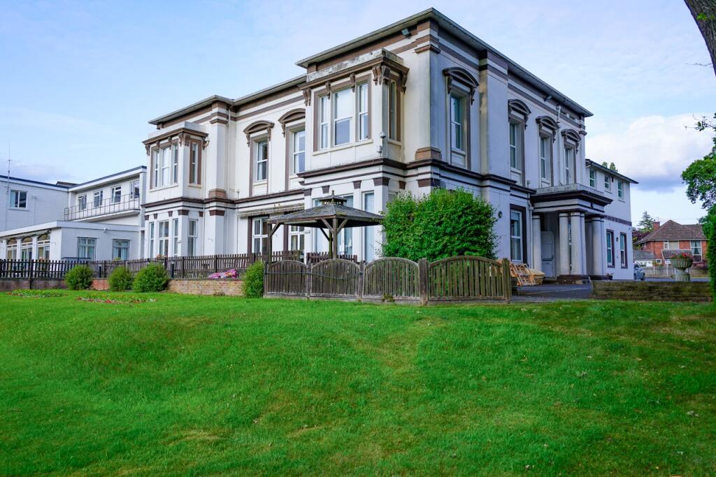 Main image of property: Castel Froma Care Home, 93 Lillington Road, Leamington Spa, CV32 6LL