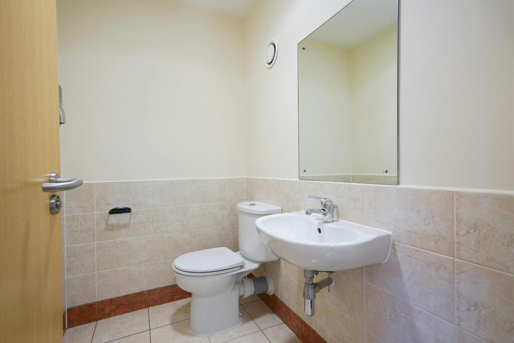 7 Olympus Court 14.jpg