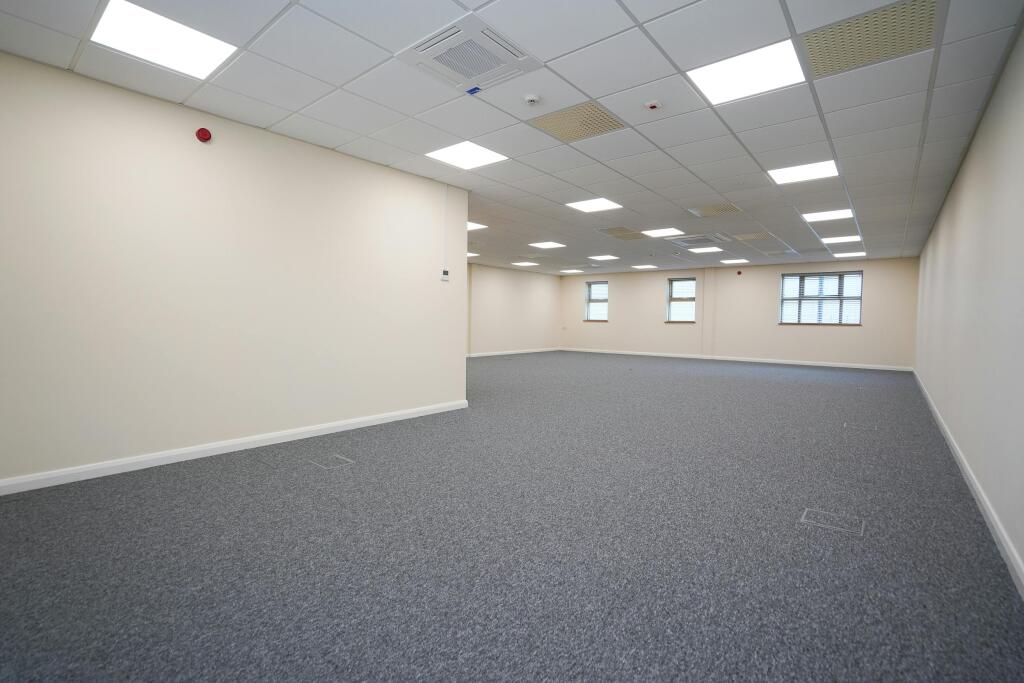 7 Olympus Court 18.jpg