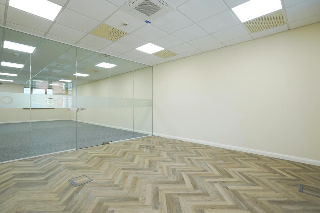 7 Olympus Court 5.jpg