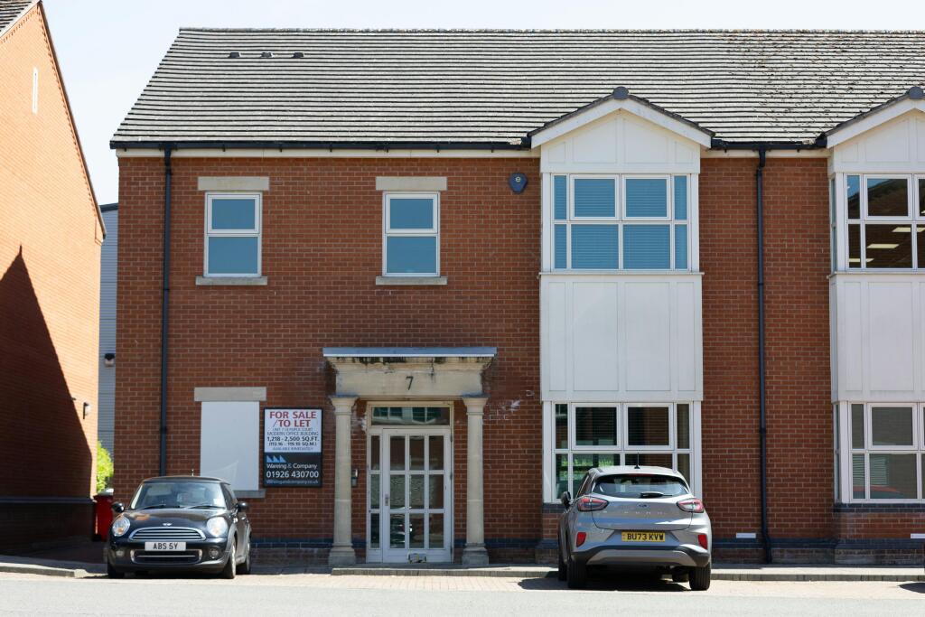 7 Olympus Court 2.jpg