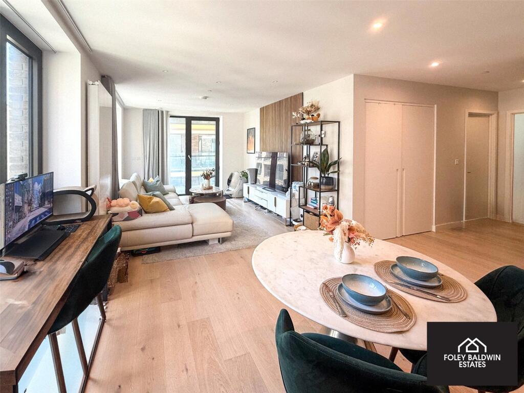 Main image of property: John Cabot House, 4 Clipper Street, E16