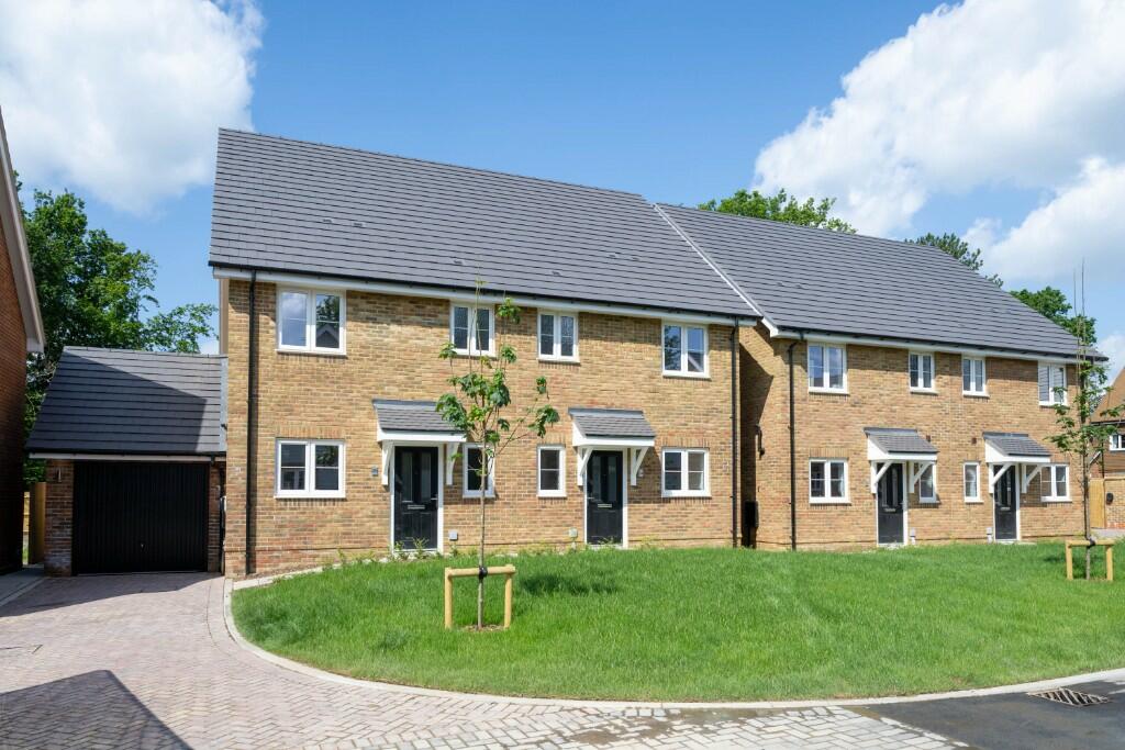 3 bedroom semi-detached house
