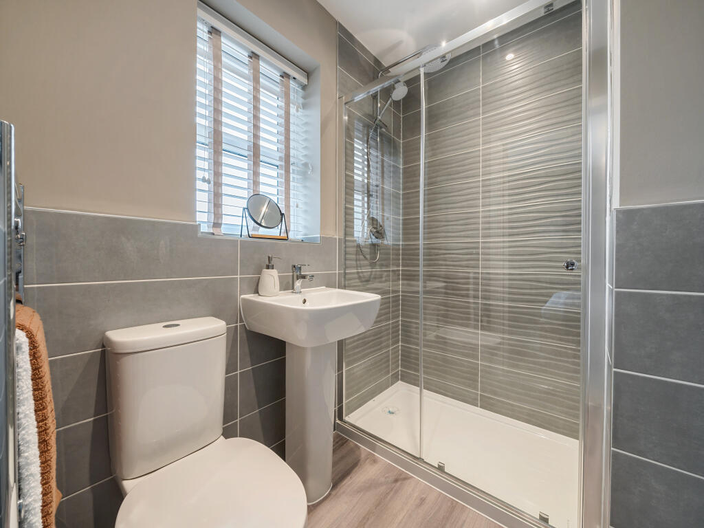 Additional property image - Glasshouse Lane,
Kenilworth,
Warwickshire
CV82AJ