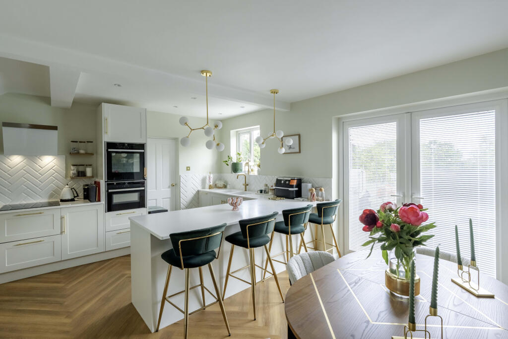 Main image of property: Lower Kewstoke Road, Worle, BS22 9JX