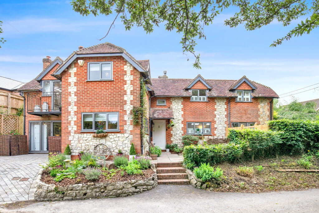 Main image of property: The Street, Binsted, GU34 4PF