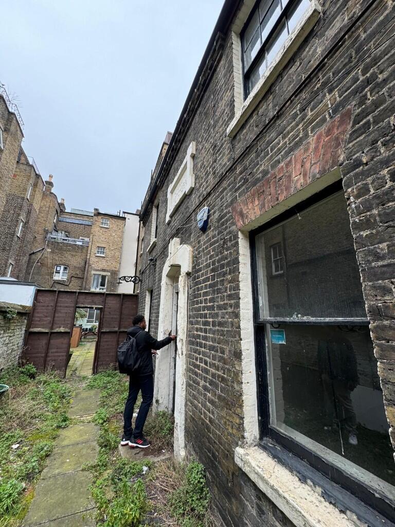 Main image of property: Lisson Cottages, Lisson Grove, NW1 6UB