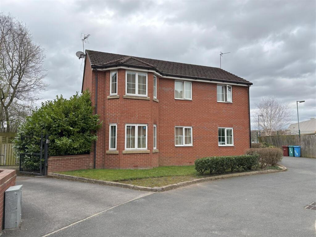 Main image of property: Rawsthorne Avenue, Manchester