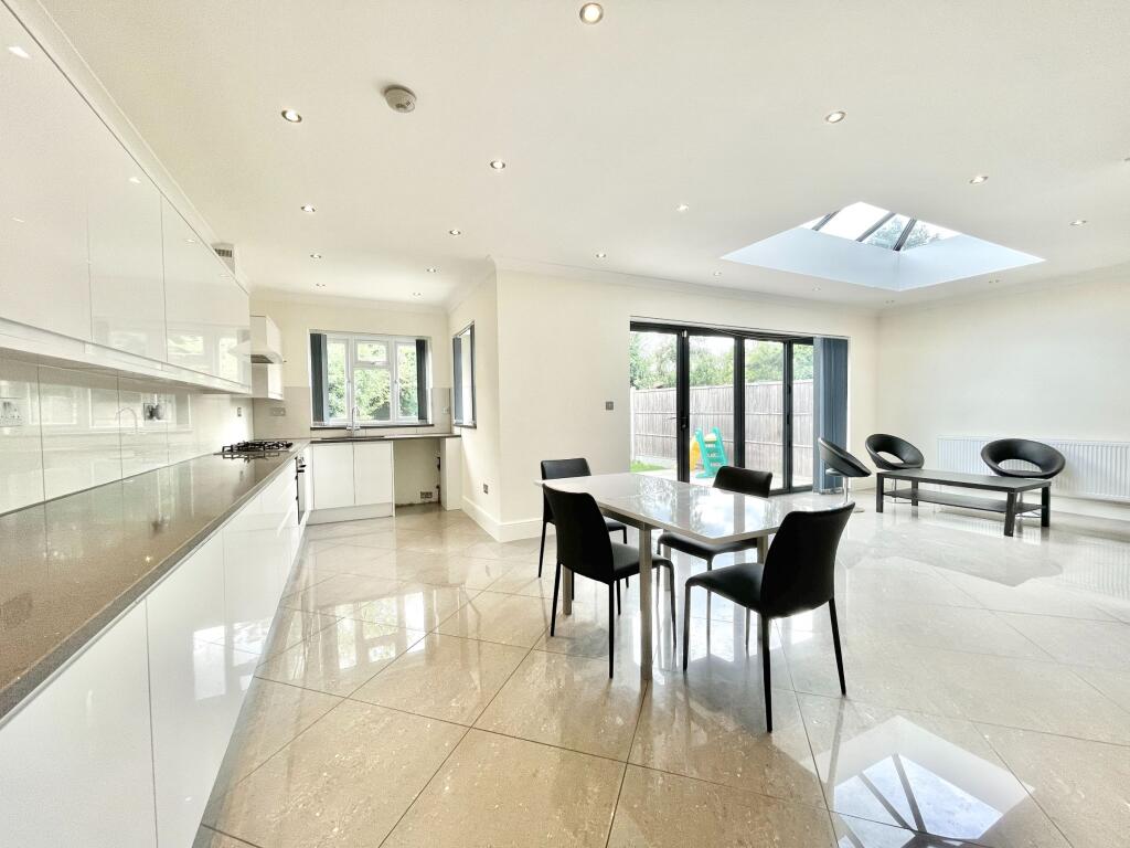 Main image of property: TO RENT - Saddlescombe Way, London