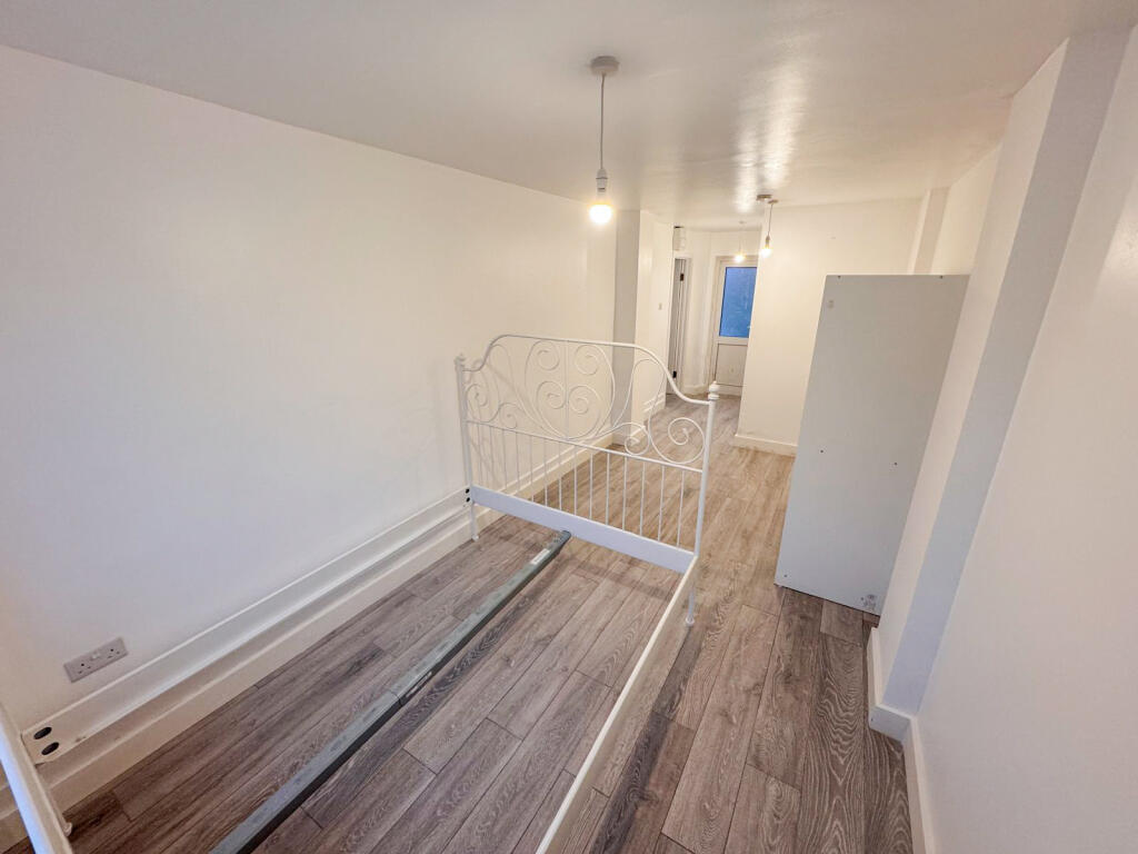 Main image of property: Farndale Avenue, Palmers Green, N13