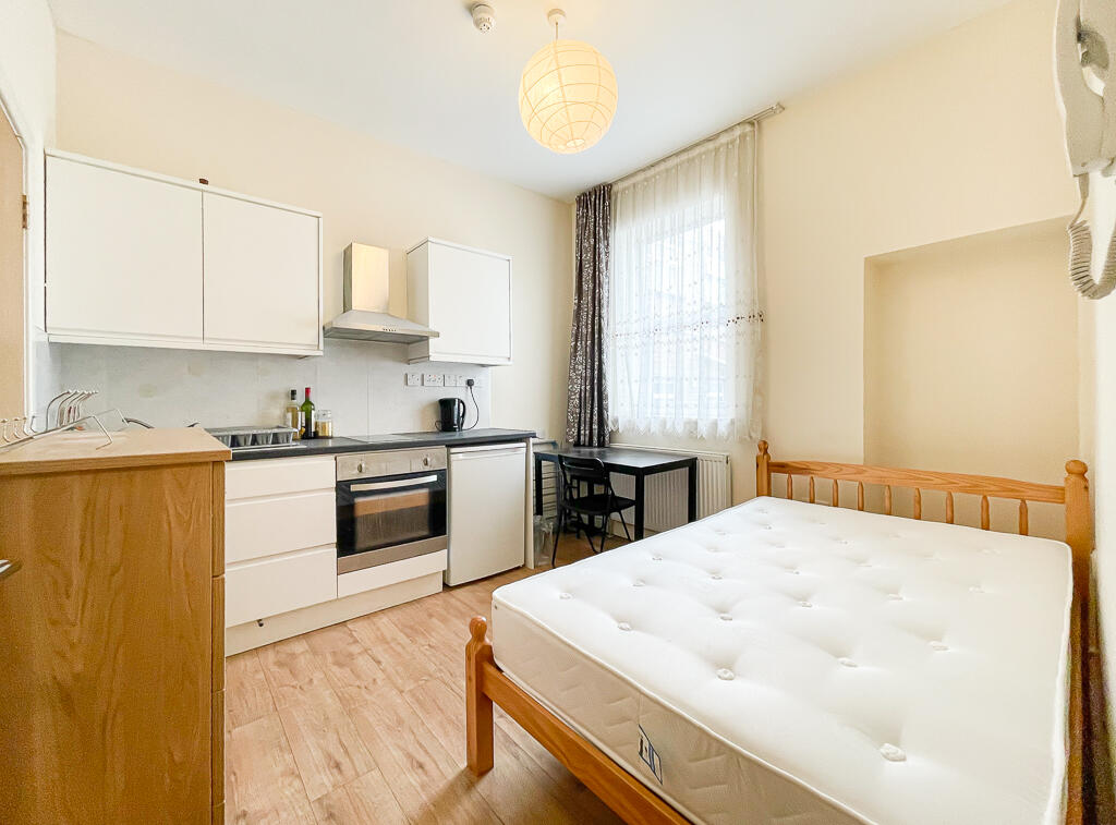 Main image of property: Turnpike Lane, London, N8
