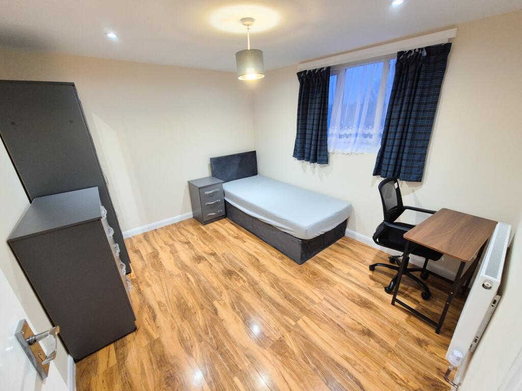 Main image of property: Princes Avenue, Enfield, N13