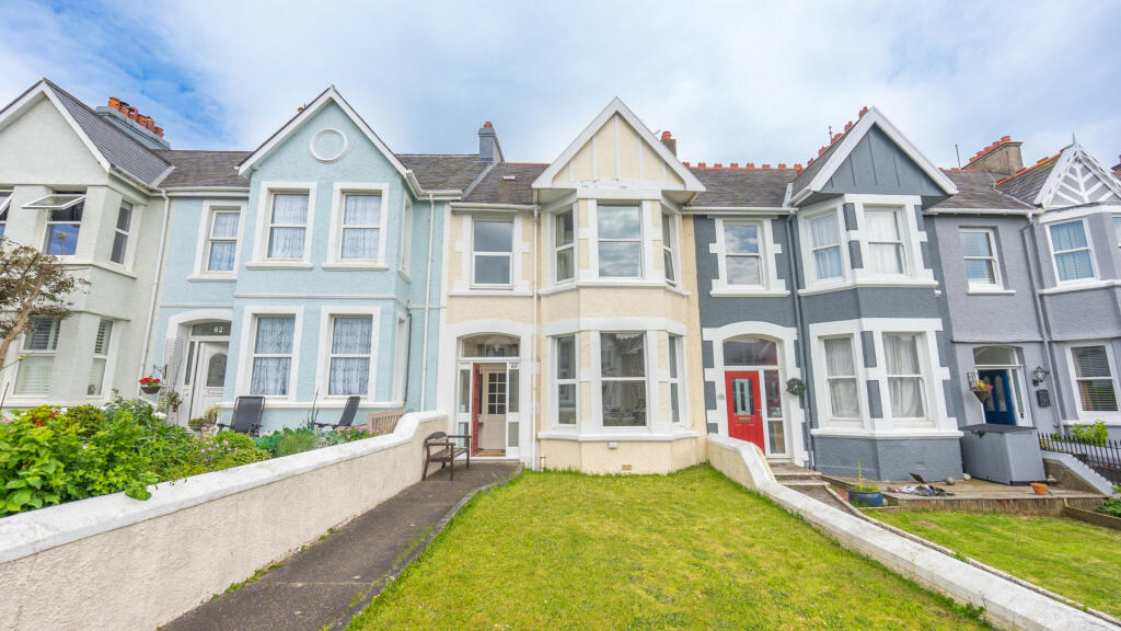 Main image of property: 60 Royal Avenue, Onchan, IM3 1LB