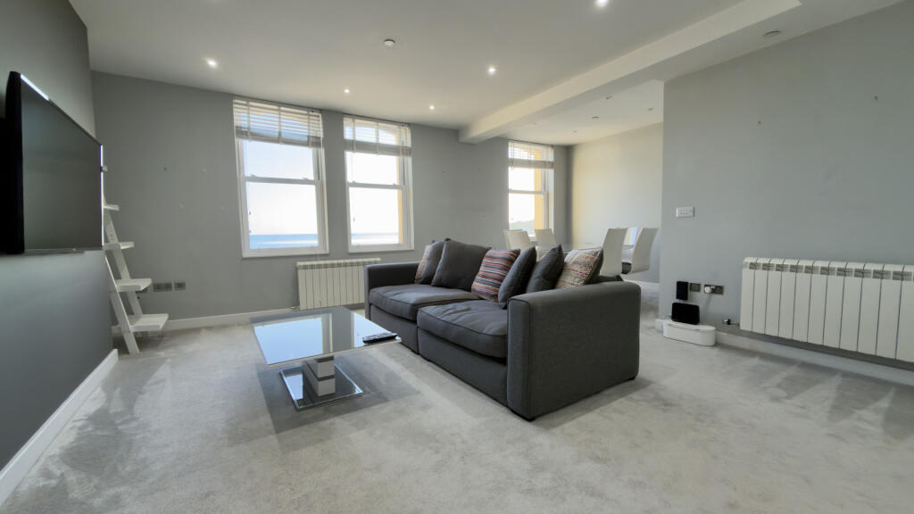 Main image of property: Flat 5, Kenilworth Apartments, Central Promenade, Douglas, IM2 4LU