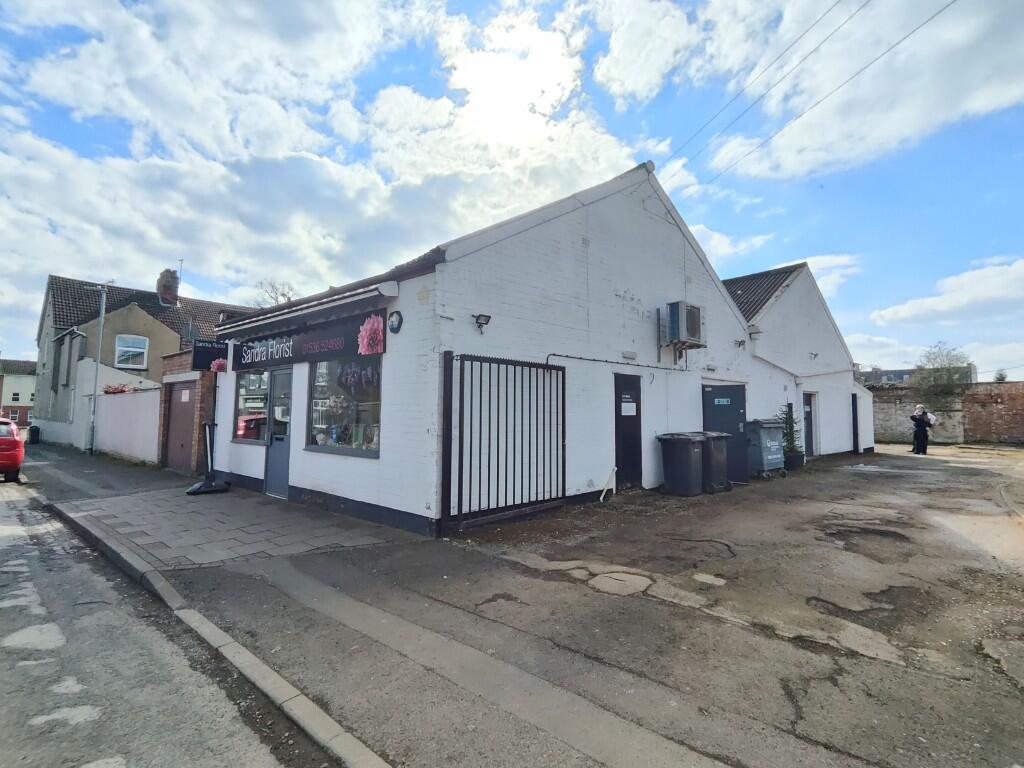 Main image of property: 58 Edinburgh Road, Kettering, Northamptonshire, NN16